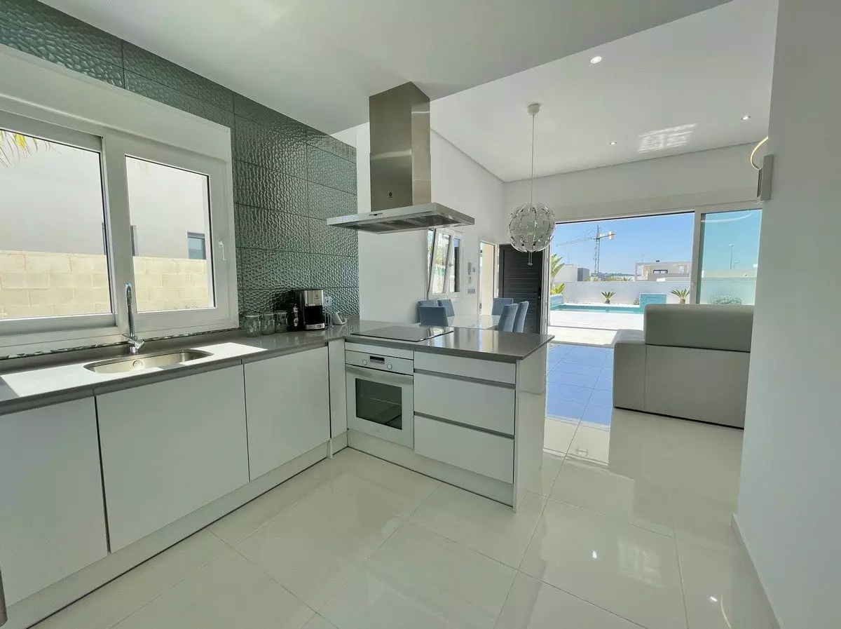 3-bedroom Villa In Rojales, Spain (86 M²)