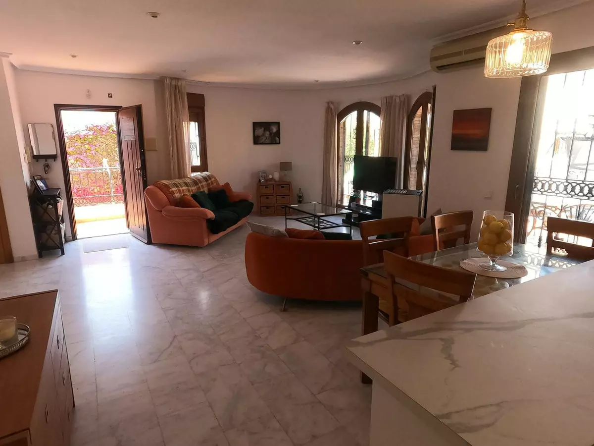 3-bedroom Villa In Algorfa, Spain (167 M²)