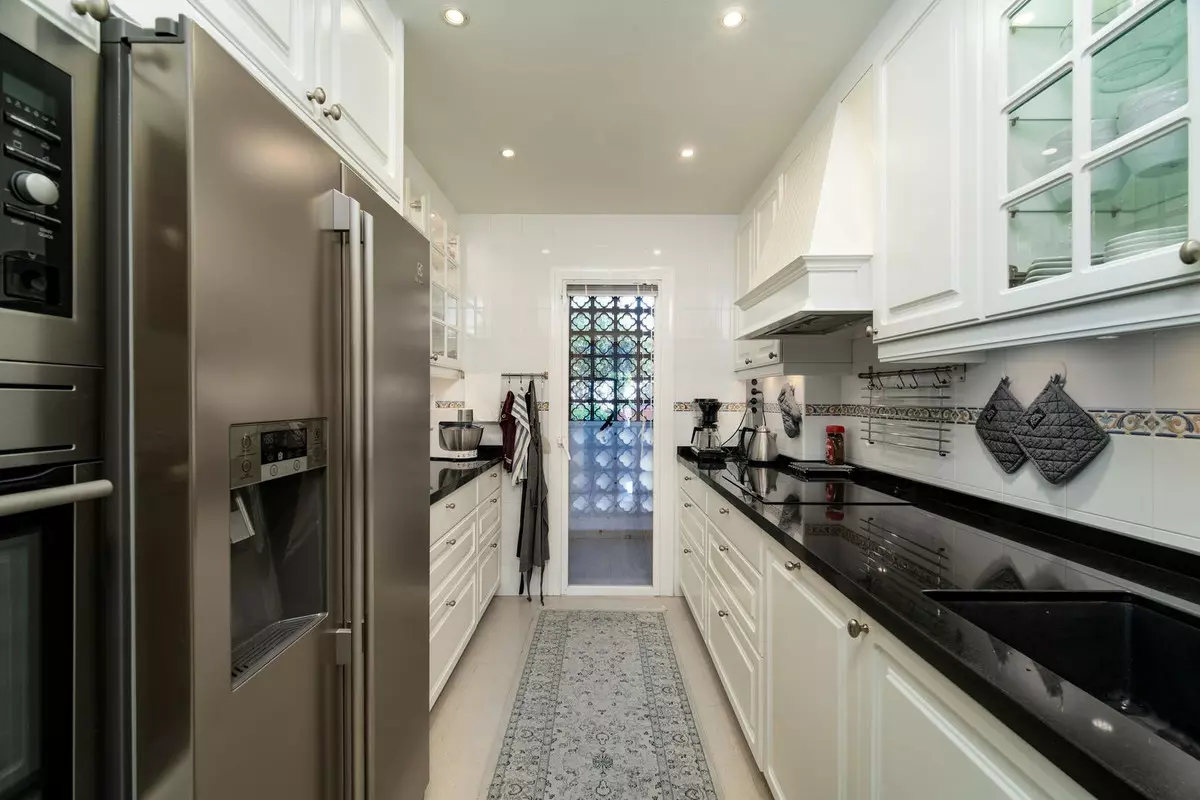 2-bedroom Apartment In Estepona, Spain (101 M²)