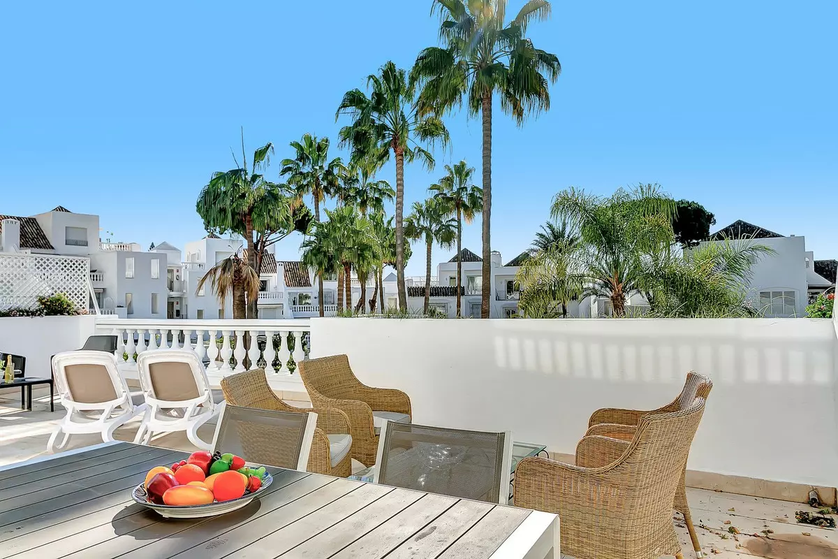 2-bedroom Apartment In Marbella, Spain (145 M²)
