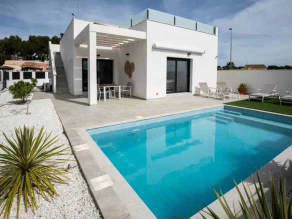 3-bedroom Villa In Pilar De La Horadada, Spain (112 M²)