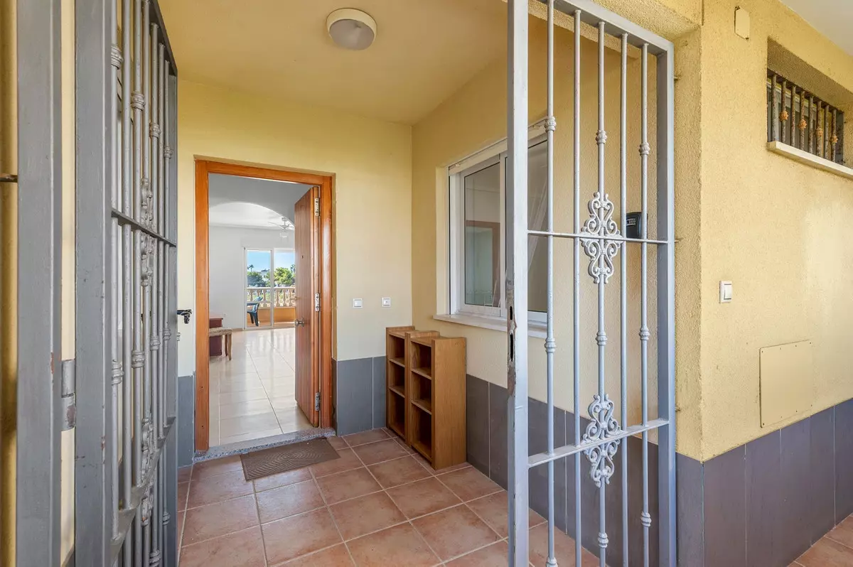 3-bedroom Apartment In Orihuela, Spain (96 M²)