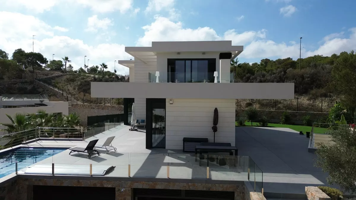 6-bedroom Villa In Orihuela, Spain (450 M²)