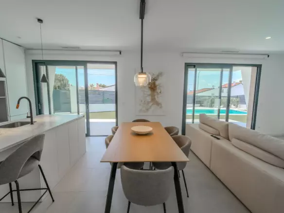3-bedroom Villa In Rojales, Spain (156 M²)