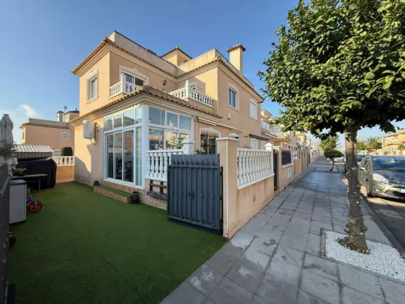 2-bedroom Semi In Pilar De La Horadada, Spain (96 M²)