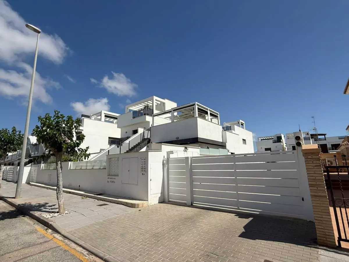 3-bedroom Apartment In Pilar De La Horadada, Spain