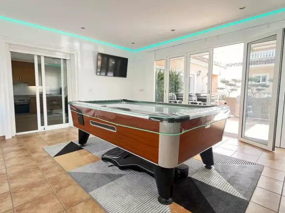 3-bedroom Apartment In Orihuela Costa, Spain (114 M²)