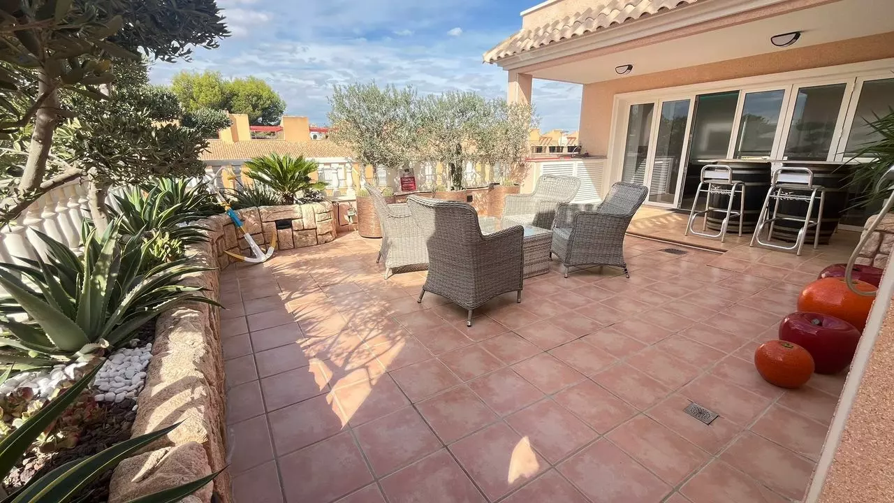 3-bedroom Apartment In Orihuela Costa, Spain (114 M²)