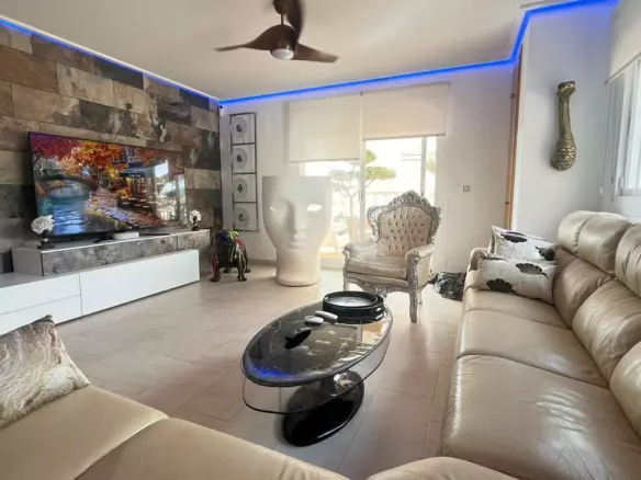 3-bedroom Apartment In Orihuela Costa, Spain (114 M²)