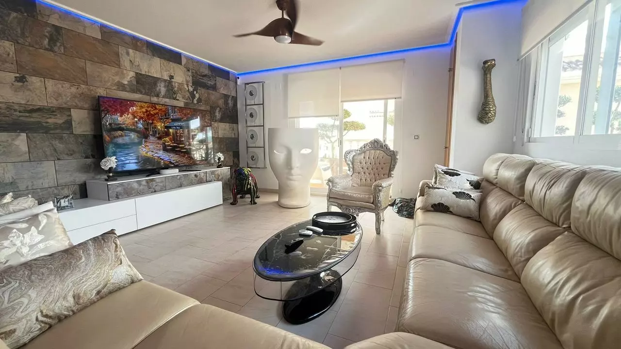 3-bedroom Apartment In Orihuela Costa, Spain (114 M²)