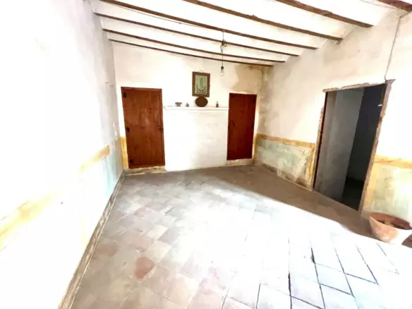 8-bedroom Town House In Pinoso, Spain (380 M²)