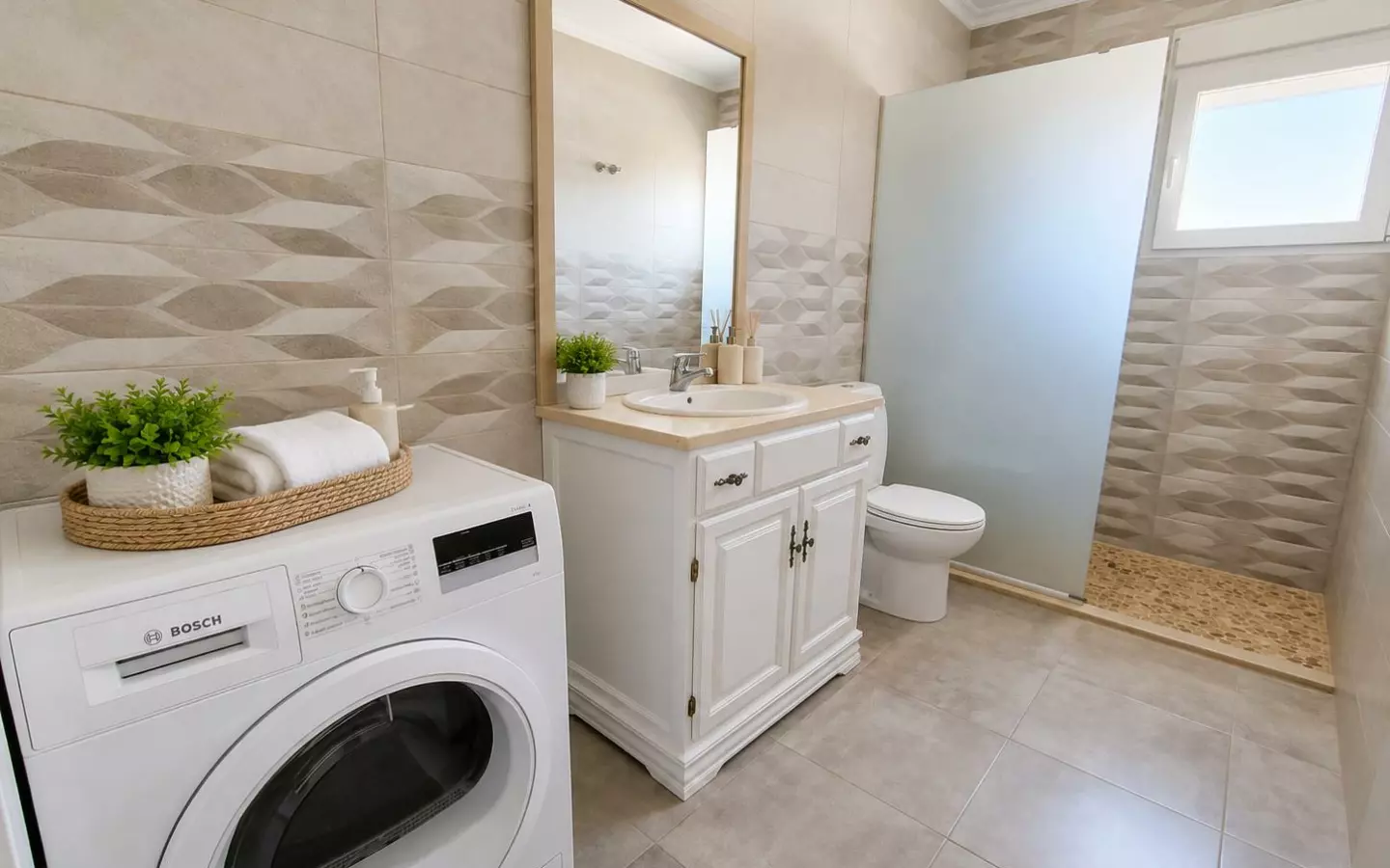 4-bedroom Villa In Pinoso, Spain (150 M²)