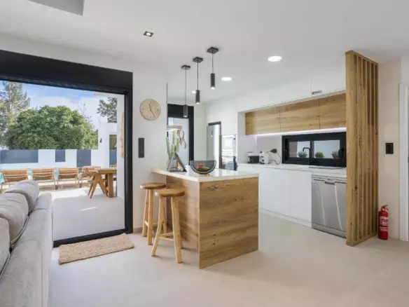 3-bedroom Detached Villa In Dolores, Spain (150 M²)