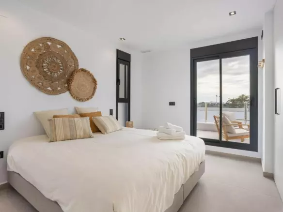 3-bedroom Detached Villa In Dolores, Spain (150 M²)