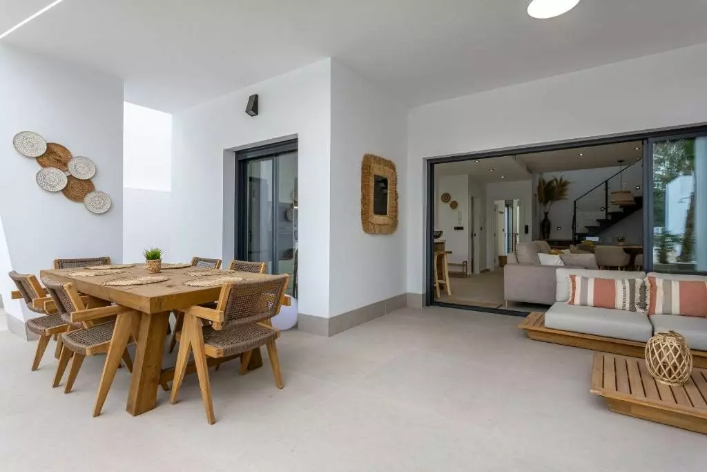 3-bedroom Detached Villa In Dolores, Spain (150 M²)
