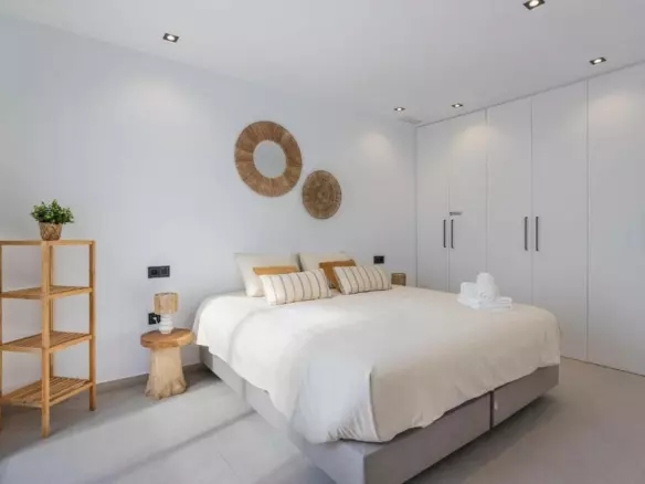3-bedroom Detached Villa In Dolores, Spain (150 M²)
