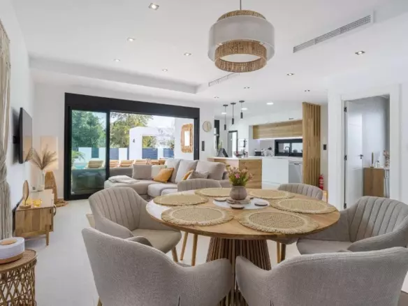3-bedroom Detached Villa In Dolores, Spain (150 M²)