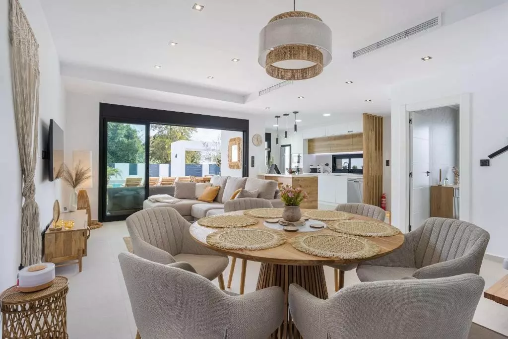 3-bedroom Detached Villa In Dolores, Spain (150 M²)