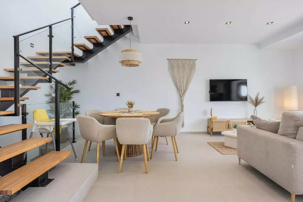 3-bedroom Detached Villa In Dolores, Spain (150 M²)
