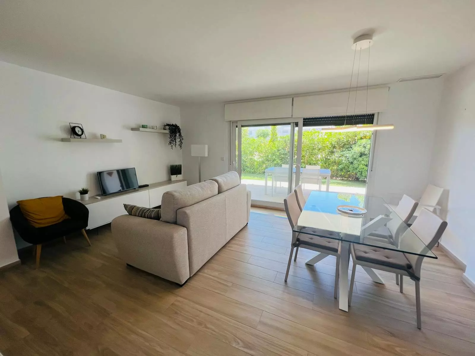 d6a75a323d00416a75a323d0043-ccc8ab 2-bedroom Apartment In Orihuela, Spain (82 M²)