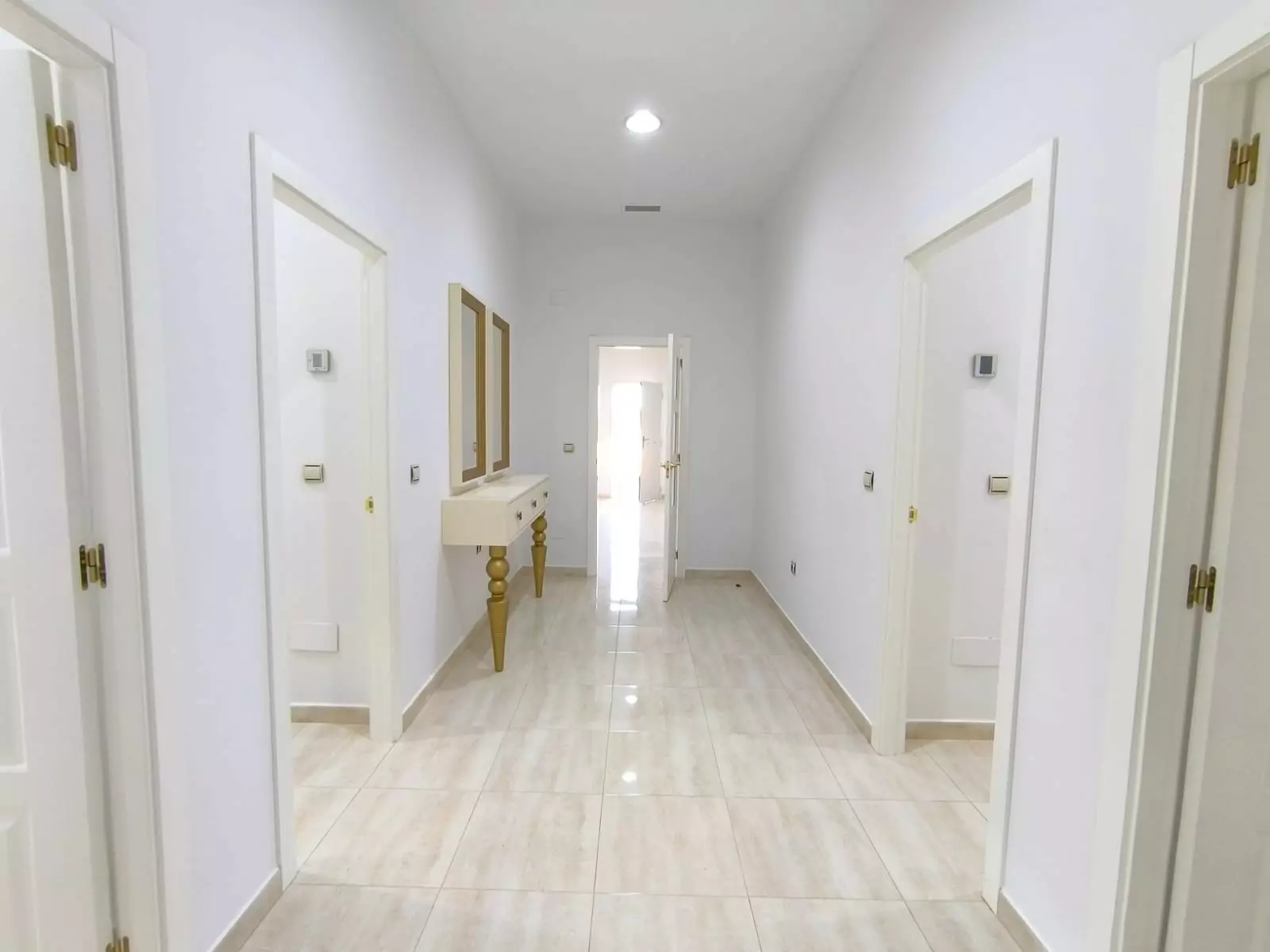 dbb46e4ea58d6270-2af7ad 4-bedroom Villa In Pinoso, Spain (209 M²)
