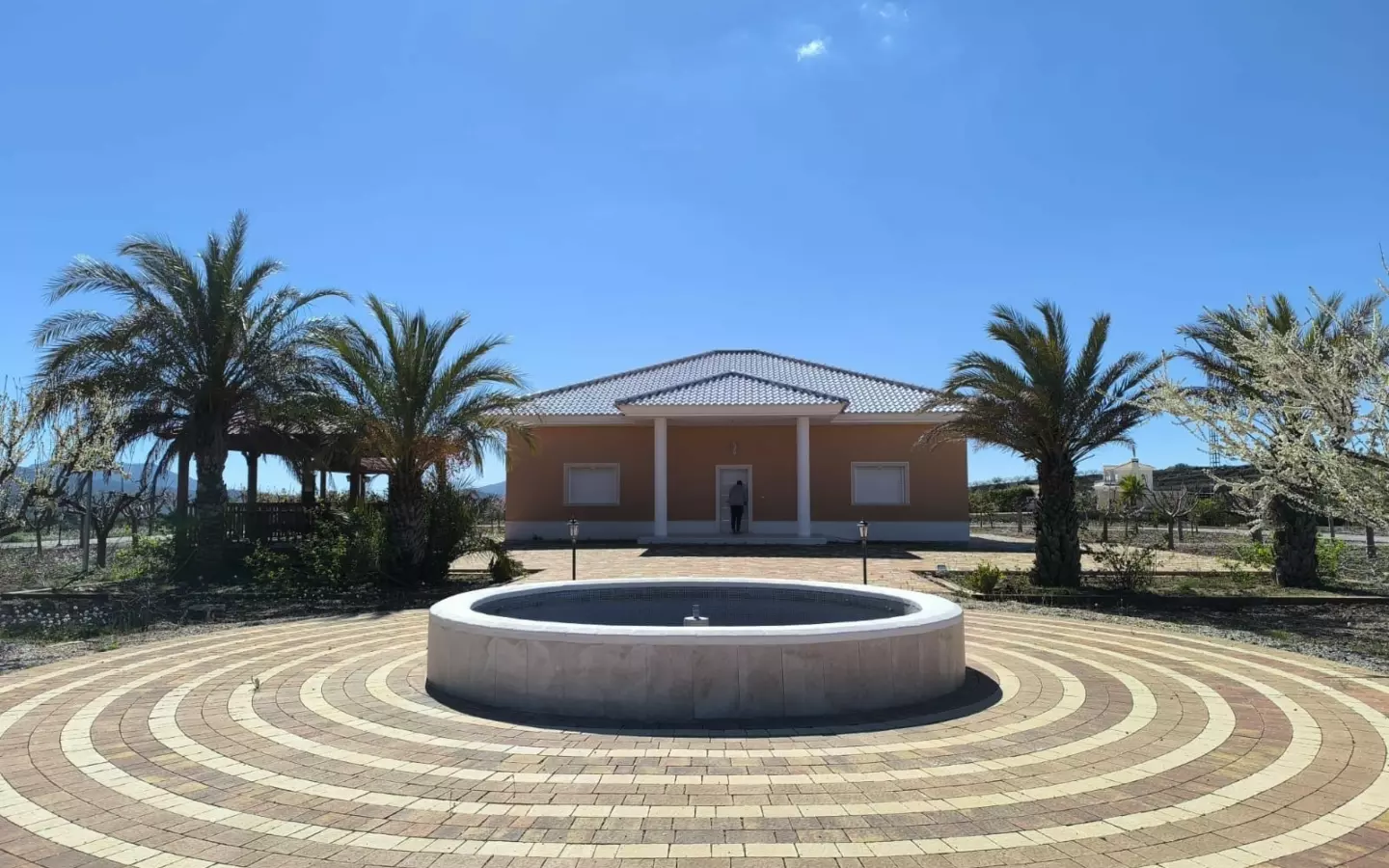 4-bedroom Villa In Pinoso, Spain (209 M²)