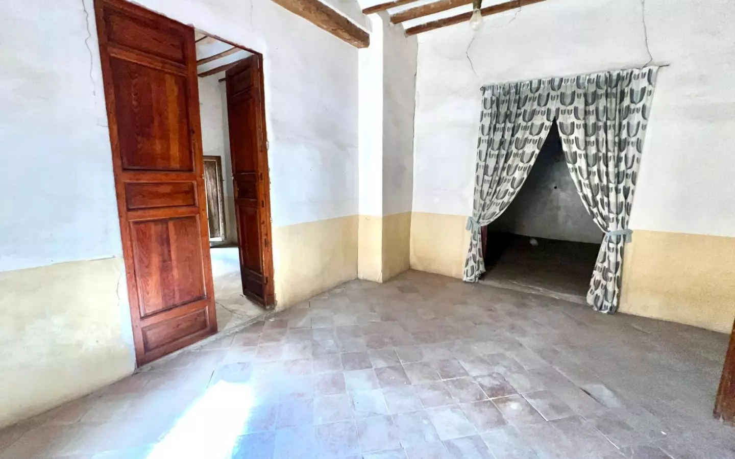 8-bedroom Town House In Pinoso, Spain (380 M²)
