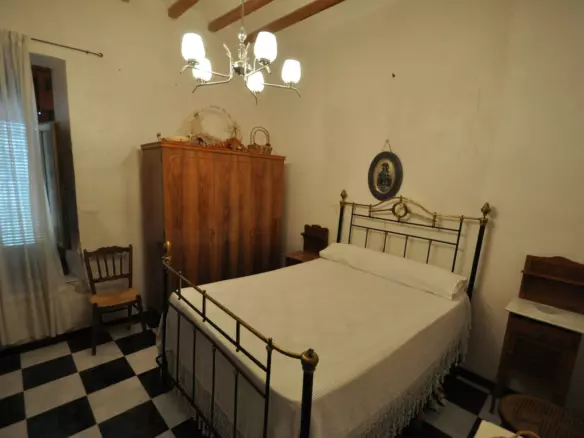 7-bedroom Town House In Pinoso, Spain (613 M²)