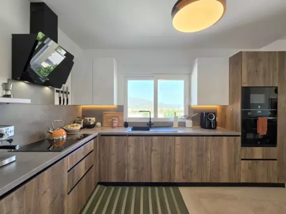 3-bedroom Villa In Pinoso, Spain (127 M²)