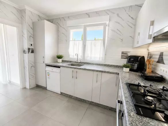 4-bedroom Villa In Pinoso, Spain (150 M²)