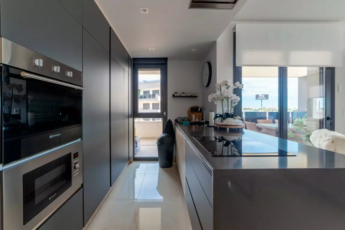 3-bedroom Apartment In Orihuela Costa, Spain (99 M²)