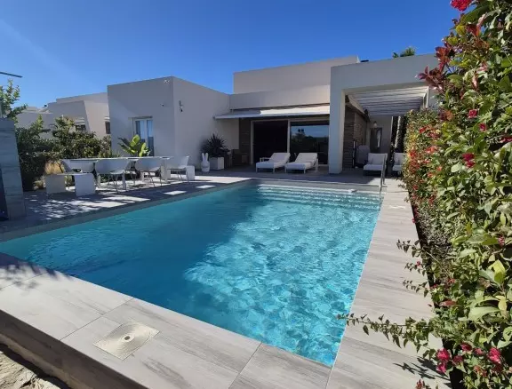 2-bedroom Villa In Algorfa, Spain (132 M²)
