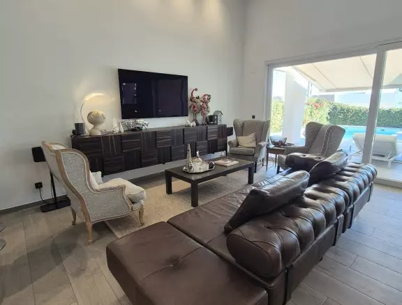 2-bedroom Villa In Algorfa, Spain (132 M²)