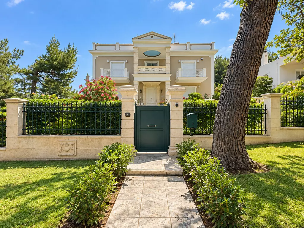 5-bedroom Villa In Dionisos, Greece (420 M²)