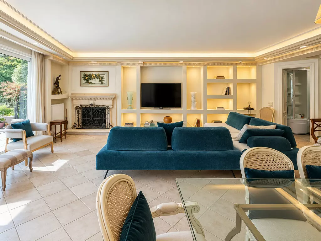 5-bedroom Villa In Dionisos, Greece (420 M²)