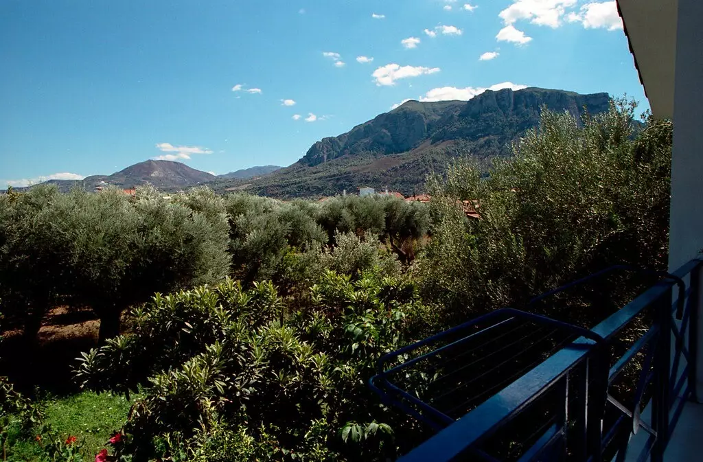 5-bedroom Detached House In Diakopto, Greece (225 M²)
