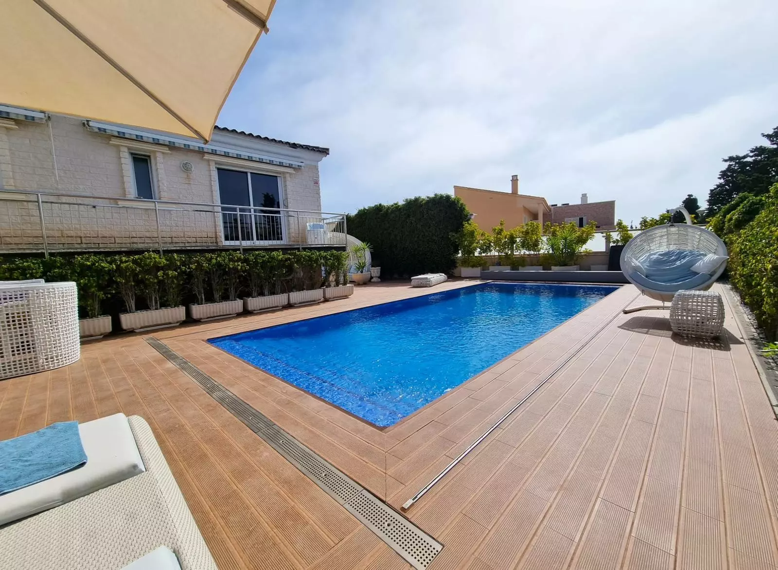 o_1ii9i8u701og1g9odg7jo18qi73-41e0ce 5-bedroom Villa In Torrevieja, Spain (469 M²)