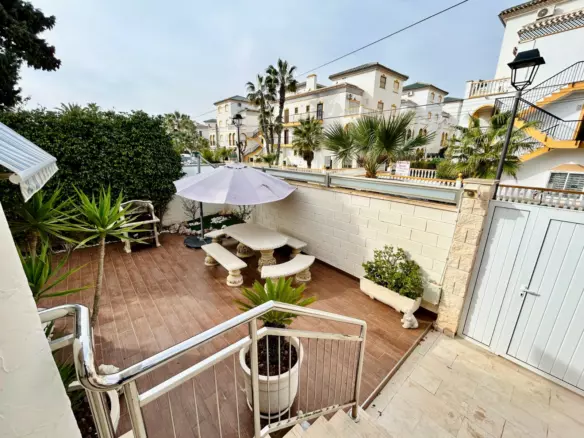 5-bedroom Villa In Torrevieja, Spain (469 M²)