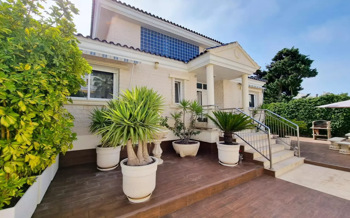 5-bedroom Villa In Torrevieja, Spain (469 M²)