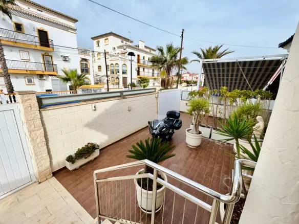 5-bedroom Villa In Torrevieja, Spain (469 M²)