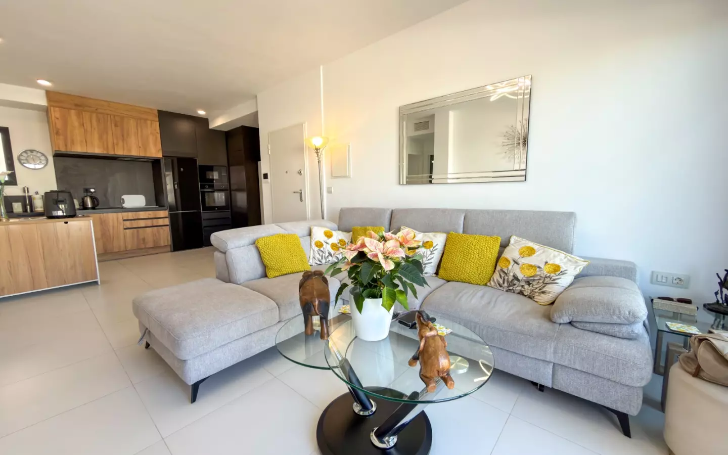 2-bedroom Property In San Miguel De Salinas, Spain (151 M²)