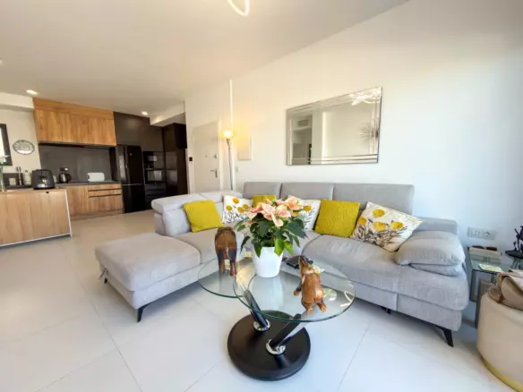 2-bedroom Property In San Miguel De Salinas, Spain (151 M²)