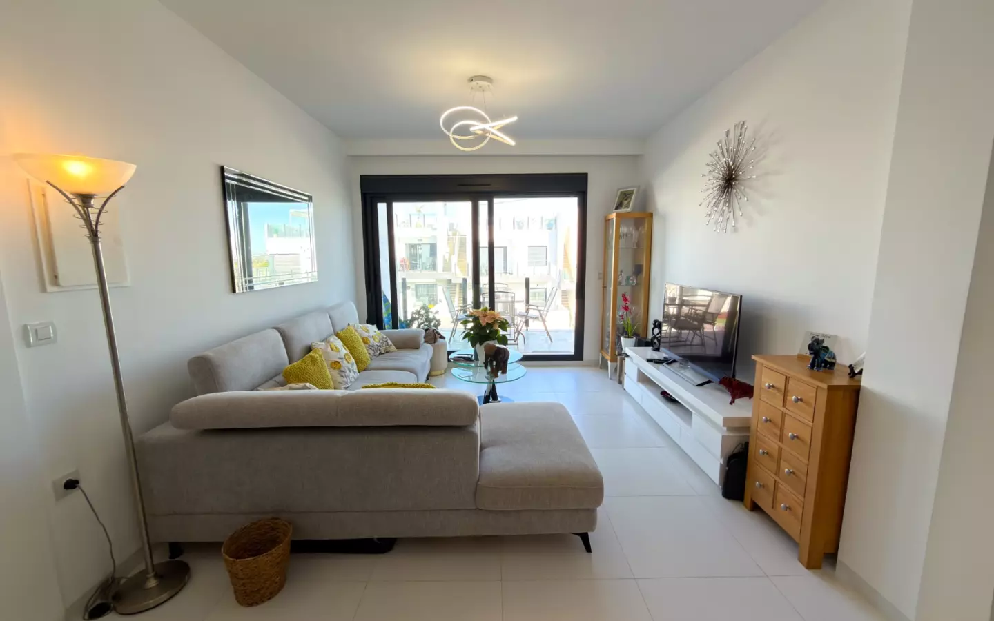 2-bedroom Property In San Miguel De Salinas, Spain (151 M²)