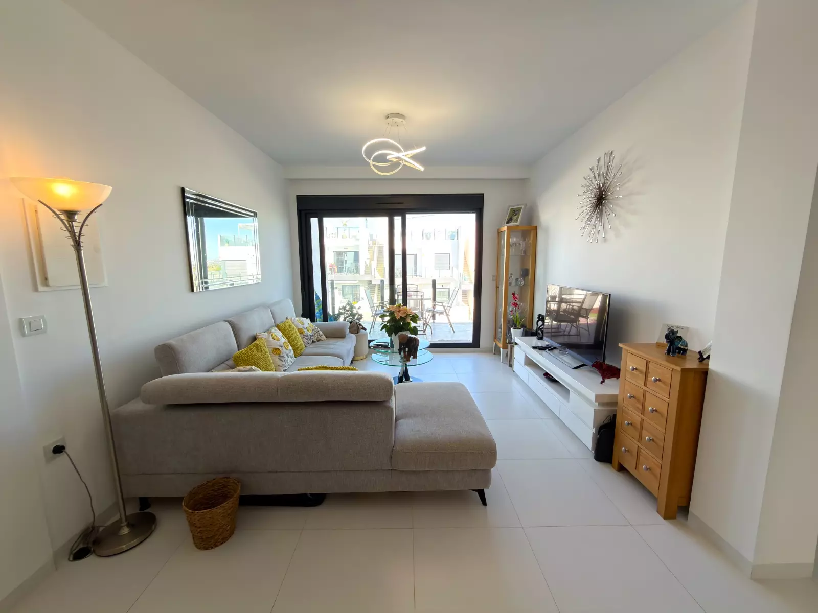 2-bedroom Property In San Miguel De Salinas, Spain (151 M²)