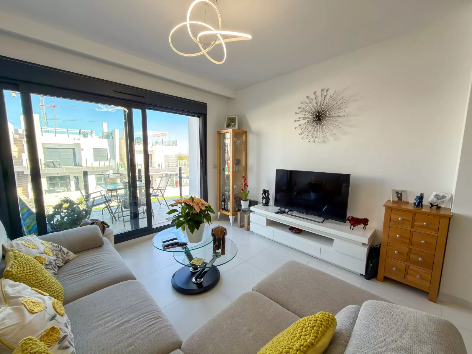 2-bedroom Property In San Miguel De Salinas, Spain (151 M²)