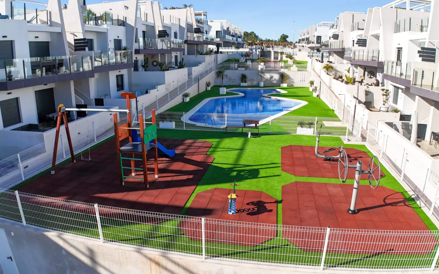 2-bedroom Property In San Miguel De Salinas, Spain (151 M²)