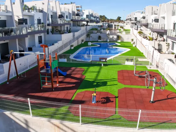 2-bedroom Property In San Miguel De Salinas, Spain (151 M²)