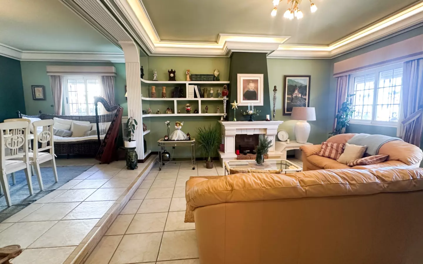 6-bedroom Villa In Torrevieja, Spain (290 M²)