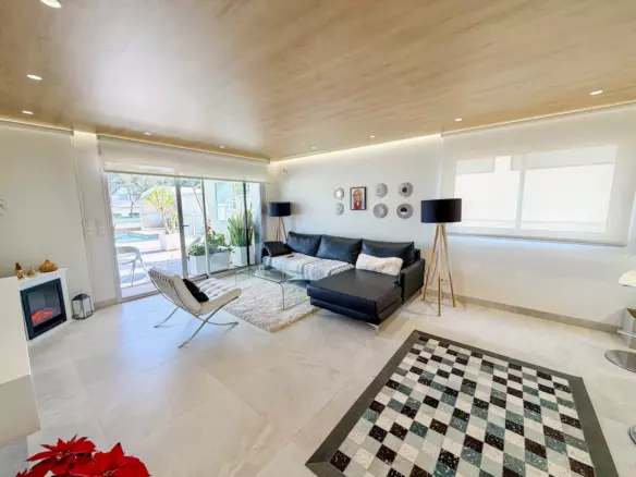 4-bedroom Villa In Orihuela Costa, Spain (349 M²)