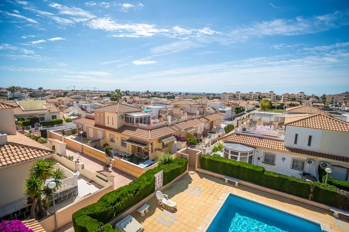 4-bedroom Apartment In Alicante, Spain (110 M²)